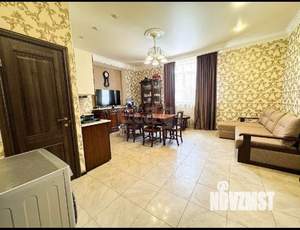 Дом 512м&sup2;, 3-этажный, участок 4 сот.  