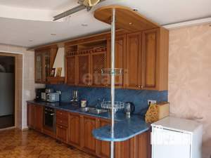 Дом 359м&sup2;, 2-этажный, участок 9 сот.  