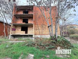 Дом 600м&sup2;, 3-этажный, участок 10 сот.  