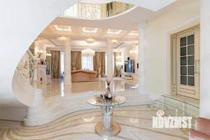 Коттедж 500м², 3-этажный, участок 15 сот.  