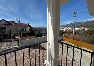 Дом 168м&sup2;, 2-этажный, участок 8 сот.  