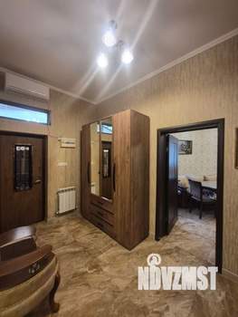 Дом 176м&sup2;, 2-этажный, участок 4 сот.  