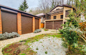 Дом 186м&sup2;, 3-этажный, участок 4 сот.  