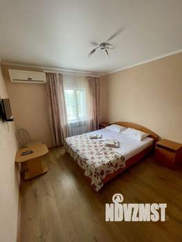 Дом 450м&sup2;, 2-этажный, участок 6 сот.  