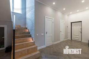 Дом 225м&sup2;, 3-этажный, участок 3 сот.  