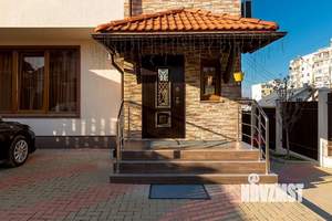 Дом 176м², 3-этажный, участок 2 сот.  