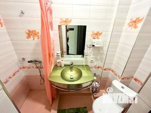 Дом 933м&sup2;, 2-этажный, участок 7 сот.  