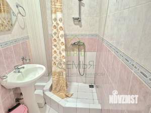 Дом 290м², 3-этажный, участок 316 сот.  