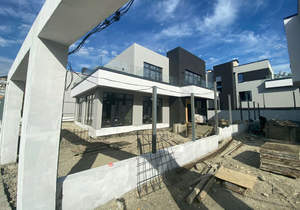 Дом 225м&sup2;, 2-этажный, участок 4 сот.  