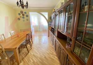 Дом 480м², 3-этажный, участок 4 сот.  