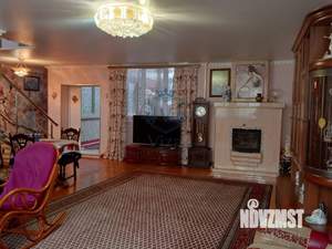 Дом 200м&sup2;, 2-этажный, участок 10 сот.  