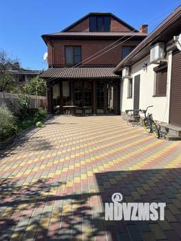 Дом 180м&sup2;, 2-этажный, участок 4 сот.  