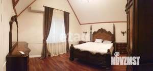 Дом 400м&sup2;, 2-этажный, участок 5 сот.  