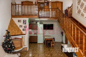 Дом 112м&sup2;, 3-этажный, участок 6 сот.  