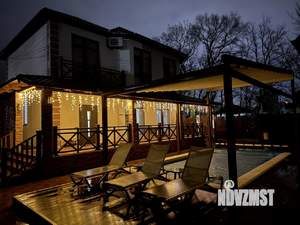 Коттедж 240м&sup2;, 2-этажный, участок 10 сот.  