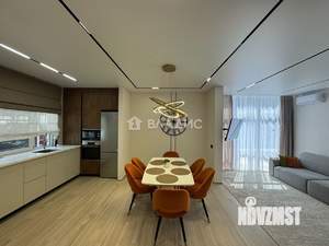 Дом 217м&sup2;, 2-этажный, участок 4 сот.  