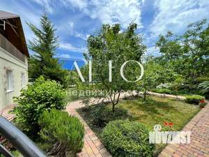 Дом 208м&sup2;, 2-этажный, участок 7 сот.  