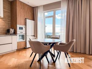 Коттедж 265м&sup2;, 3-этажный, участок 4 сот.  