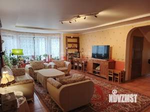 Дом 322м&sup2;, 2-этажный, участок 6 сот.  