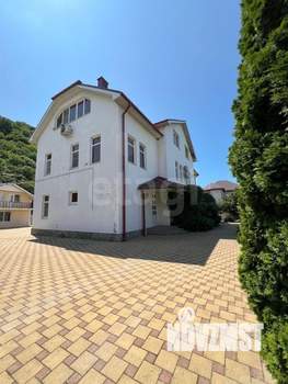 Дом 463м&sup2;, 3-этажный, участок 10 сот.  