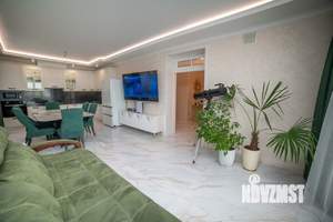 Дом 304м², 2-этажный, участок 4 сот.  