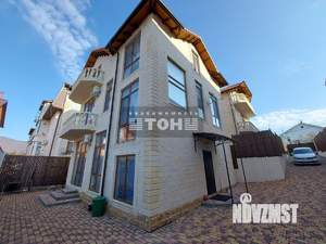 Коттедж 226м&sup2;, 3-этажный, участок 3 сот.  