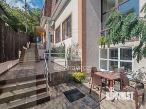 Дом 280м&sup2;, 3-этажный, участок 6 сот.  