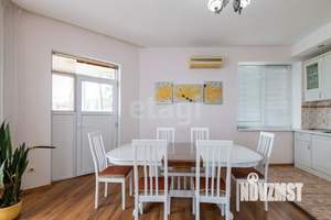 Дом 215м&sup2;, 2-этажный, участок 4 сот.  