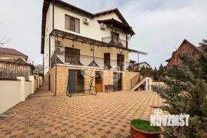 Дом 381м&sup2;, 3-этажный, участок 13 сот.  