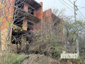 Дом 600м&sup2;, 3-этажный, участок 10 сот.  