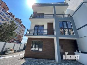 Дом 270м², 3-этажный, участок 3 сот.  