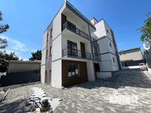 Дом 270м&sup2;, 3-этажный, участок 3 сот.  