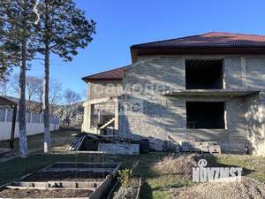 Дом 350м&sup2;, 2-этажный, участок 10 сот.  