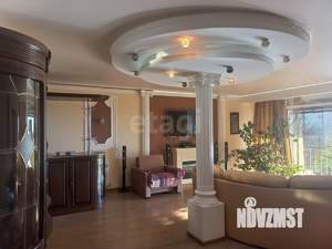 Дом 250м&sup2;, 3-этажный, участок 4 сот.  