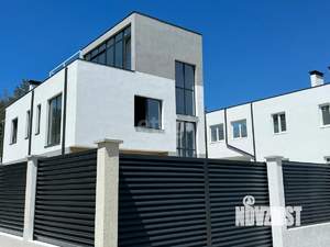 Дом 224м&sup2;, 3-этажный, участок 4 сот.  