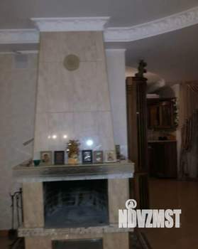 Дом 400м&sup2;, 3-этажный, участок 5 сот.  