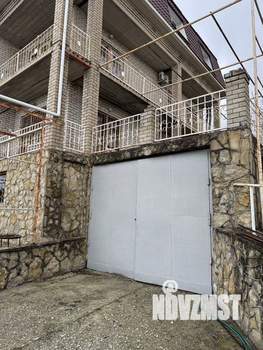 Дом 751м&sup2;, 2-этажный, участок 12 сот.  