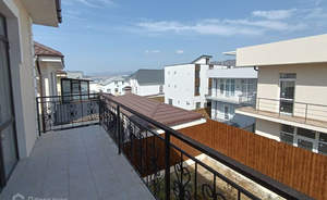 Дом 180м&sup2;, 2-этажный, участок 3 сот.  