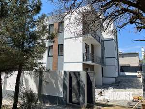 Дом 270м², 3-этажный, участок 3 сот.  