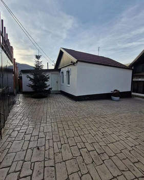 Дом 450м&sup2;, 3-этажный, участок 13 сот.  