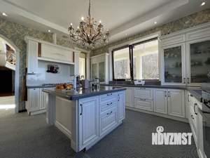 Дом 296м&sup2;, 2-этажный, участок 5 сот.  