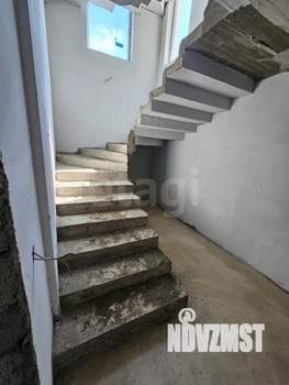 Дом 280м&sup2;, 3-этажный, участок 5 сот.  