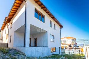 Дом 321м&sup2;, 2-этажный, участок 6 сот.  