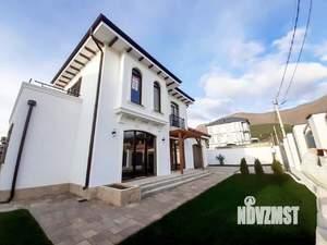 Дом 382м&sup2;, 3-этажный, участок 7 сот.  