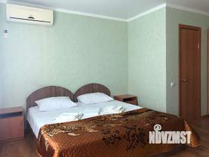 Дом 450м&sup2;, 2-этажный, участок 6 сот.  