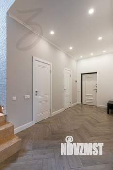 Дом 225м&sup2;, 3-этажный, участок 3 сот.  