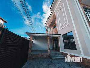 Дом 184м&sup2;, 3-этажный, участок 2 сот.  