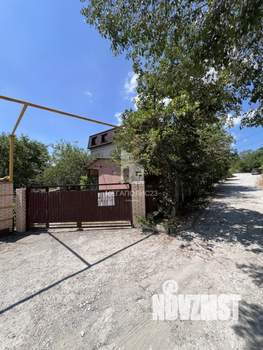 Дом 200м&sup2;, 3-этажный, участок 10 сот.  