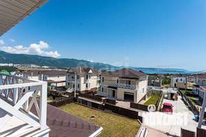 Дом 300м&sup2;, 3-этажный, участок 5 сот.  