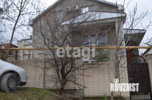 Дом 189м&sup2;, 3-этажный, участок 4 сот.  